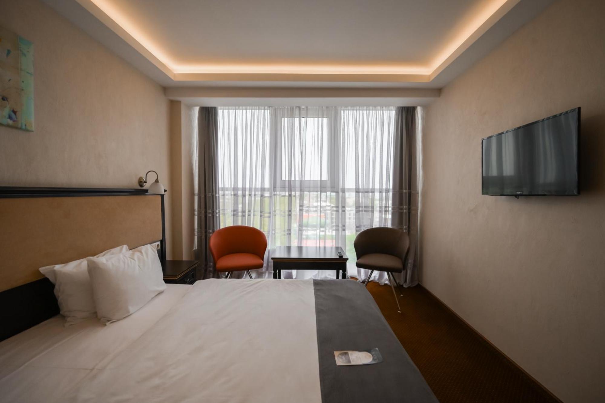 酒店 Black Sea 4*