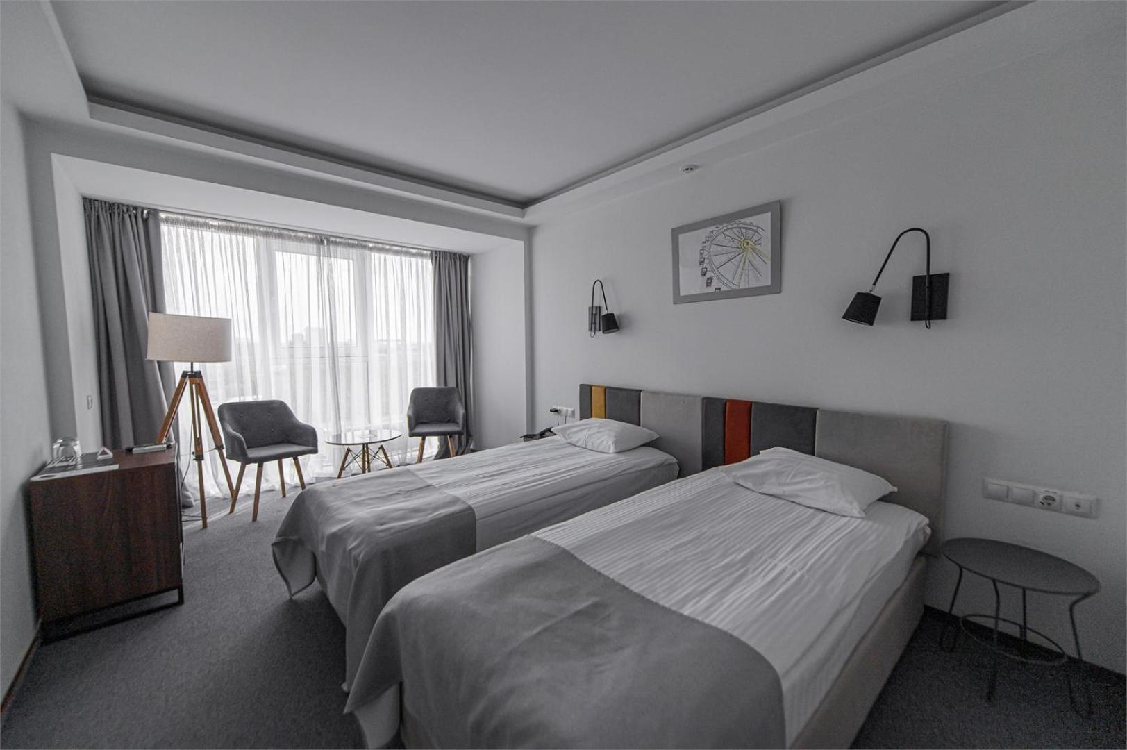 מלון Black Sea 4*